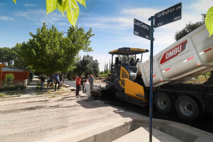 Asfaltan muchas calles de cuadro nacional