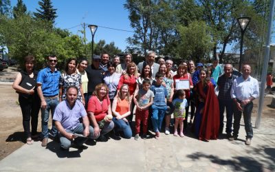 EMIR FÉLIX Y VECINOS INAUGURARON NUEVA PLAZA