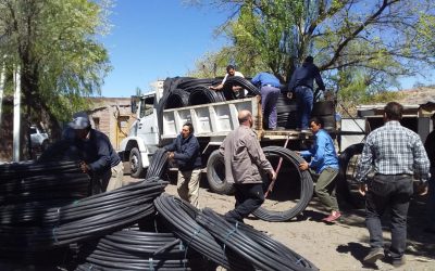 EL MUNICIPIO HACE OBRAS PARA LLEVAR AGUA A NUESTROS PUESTEROS