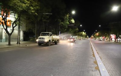 EL MUNICIPIO DE SAN RAFAEL PUSO EN MARCHA UN CAMIÓN ADAPTADO PARA REALIZAR LA DESINFECCIÓN EN LOS BARRIOS