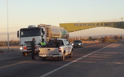 MÁS CONTROLES EN LAS FRONTERAS DE SAN RAFAEL: REGISTRO DE PASAJEROS, TOMA DE TEMPERATURA Y DESINFECCIÓN VEHICULAR