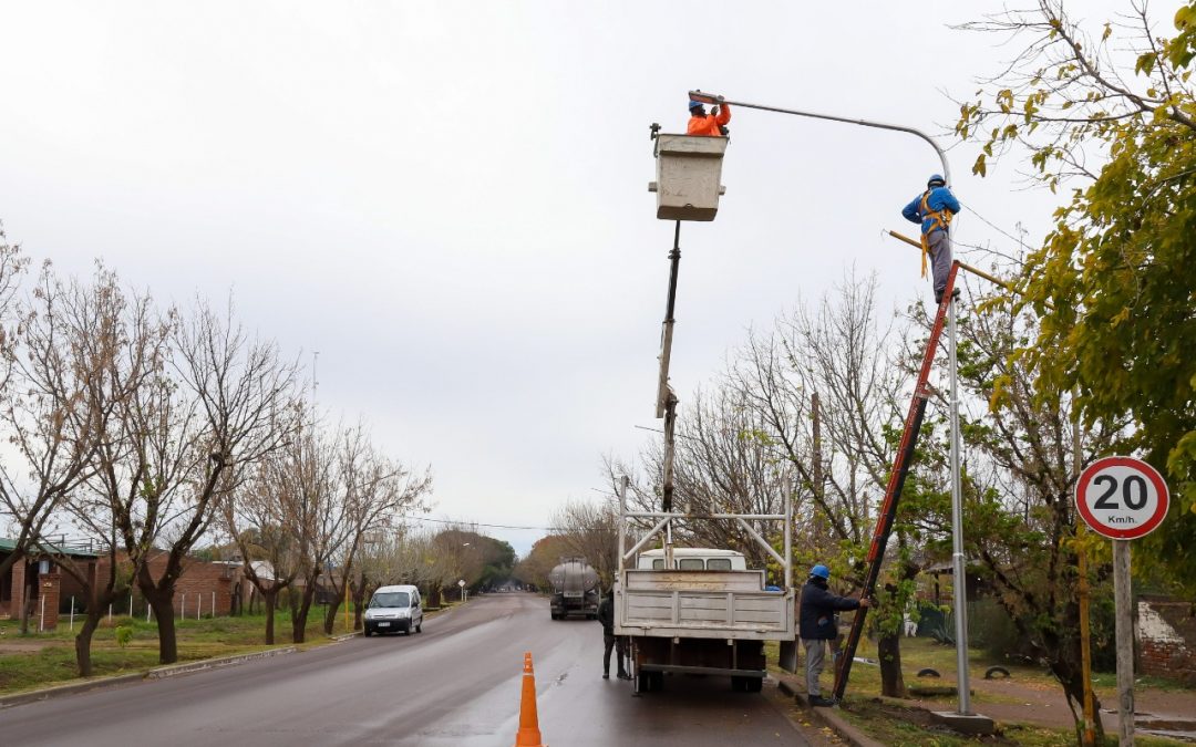 EL MUNICIPIO PUSO EN MARCHA EL PLAN DE LUMINARIAS LED EN PRINCIPALES CALLES Y AVENIDAS DE DISTRITOS