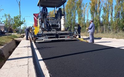 ASFALTO EN DISTRITOS: CONTINÚA LA PAVIMENTACIÓN DE CALLES EN SALTO DE LAS ROSAS