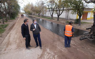 ASFALTO EN SALTO DE LAS ROSAS: FÉLIX Y KATOPODIS DESTACARON EL FEDERALISMO DEL PLAN DE OBRAS