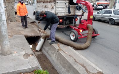 EL MUNICIPIO INCORPORÓ DOS NUEVAS MÁQUINAS PARA TRITURAR HOJAS Y OPTIMIZAR SU EXTRACCIÓN DE DE LAS ACEQUIAS