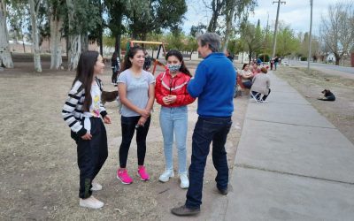 EMIR FÉLIX EN VILLA ATUEL: RECORRIÓ EL ASFALTO, ANUNCIÓ OBRAS Y FELICITÓ A LAS CAMPEONAS DE VÓLEY
