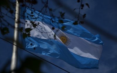 A 10 AÑOS DE LA CREACIÓN DE LA ROTONDA DE LA BANDERA SE IZÓ NUEVA INSIGNIA NACIONAL