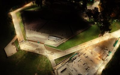 ASÍ SE VEN DE NOCHE EL PARQUE DE LOS JÓVENES Y EL CORREDOR DEAN FUNES