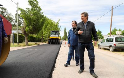 EL INTENDENTE FÉLIX PRESENCIÓ EL INICIO DEL ASFALTO EN ADOLFO CALLE, ANUNCIÓ LA PAVIMENTACIÓN DE BALLOFFET ENTRE LOS DOS PUENTES Y CALLES DE JAIME PRATS