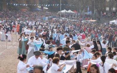 FIESTA EN LA VILLA: CON MÁS DE 25.000 PERSONAS, VOLVIÓ EL PERICÓN MÁS GRANDE DE TODOS