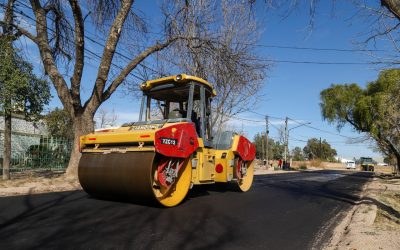 EN LO QUE VA DEL AÑO EL MUNICIPIO YA ASFALTÓ UNAS 120 CUADRAS EN CIUDAD Y DISTRITOS