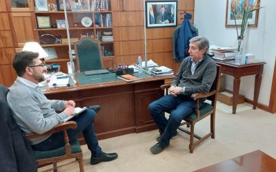 EMIR FÉLIX VOLVIÓ A LA INTENDENCIA DE SAN RAFAEL CON UNA CÁLIDA RECEPCIÓN DE VECINOS Y PERSONAL MUNICIPAL