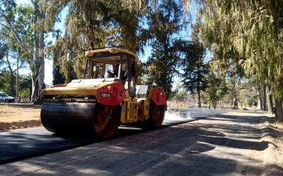 SE ASFALTAN COLECTORAS DE BALLOFFET, EL CIRCUITO DE LA LAGUNA DEL PARQUE MORENO Y UN NUEVO ACCESO AL ESPACIO VERDE