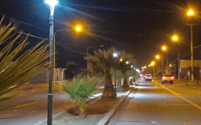 SE COLOCARON NUEVAS LUCES LED EN BULEVAR DE AVENIDA DEL TRABAJO Y SE VIENE MONTE COMÁN