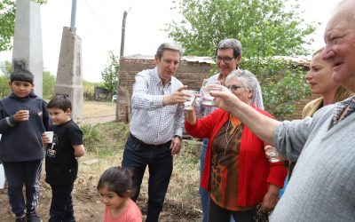 LEJOS DEL CENTRO, EMIR FÉLIX INAUGURÓ OTRA RED DE AGUA POTABLE