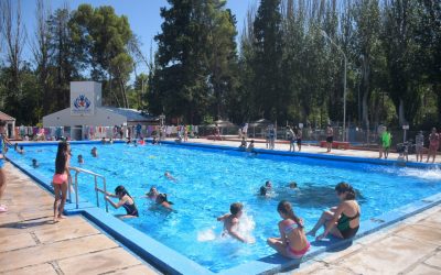 ACTIVIDADES ACUÁTICAS, RECREACIÓN Y DIVERSIÓN: ASÍ COMENZARON LAS COLONIAS MUNICIPALES DE VERANO