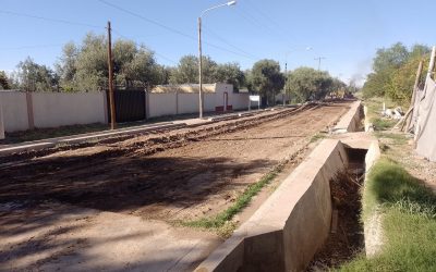 SE SIGUEN ABRIENDO FRENTES PARA ASFALTAR EN CIUDAD Y DISTRITOS