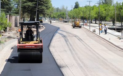 INICIARON LAS OBRAS PARA ASFALTAR LA CALLE CINCA EN EL PASEO DEAN FUNES