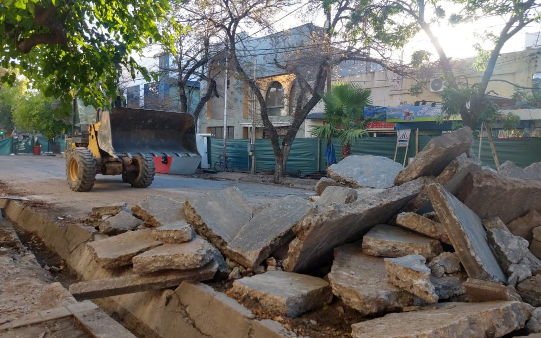 CERRADA AL TRÁNSITO LA PRIMERA CUADRA DE LA CALLE AVELLANEDA