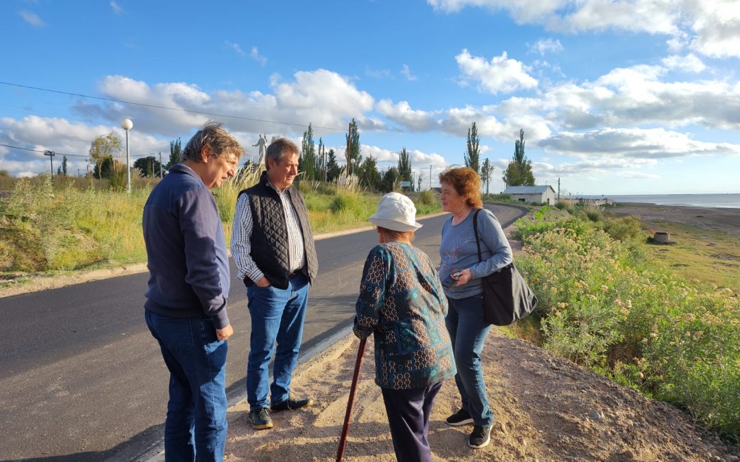 EMIR FÉLIX VISITÓ EL NIHUIL Y DESTACÓ EL HISTÓRICO PROGRESO QUE GENERA EL ASFALTO EN EL PUEBLO