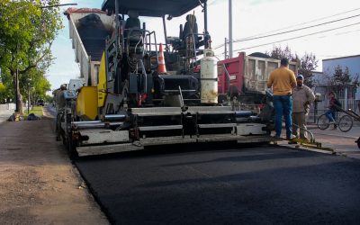 SE ASFALTA PATRICIAS MENDOCINAS FRENTE AL PASEO LUIS HUERTA