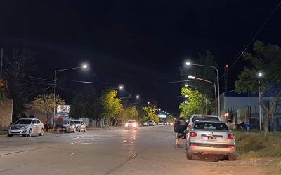 MÁS LUCES LED EN CIUDAD: ASÍ SE VE POR LAS NOCHES LA AVENIDA ISELÍN