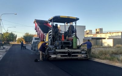 EMPEZÓ LA PAVIMENTACIÓN DE CALLES DEL BARRIO DOCENTE