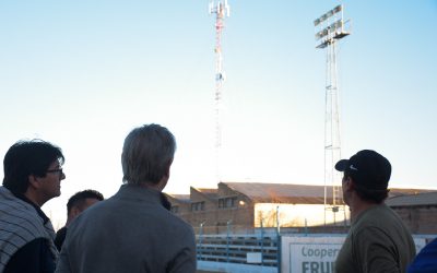 ESTADO PRESENTE: EL MUNICIPIO APORTA CIENTOS DE REFLECTORES LED PARA 20 CLUBES SANRAFAELINOS