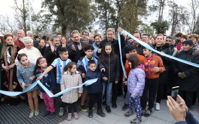 PUEBLO DIAMANTE ESTÁ FELIZ: UNA MULTITUD VISITÓ LA NUEVA PLAZA ESPÍNOLA