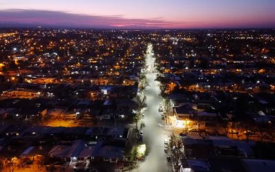 ASÍ QUEDÓ LA AVENIDA QUIROGA CON SUS NUEVAS LUCES LED