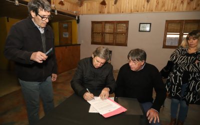 FÉLIX ENTREGÓ MATERIAL PARA QUE MÁS FAMILIAS DE LAS PAREDES TENGAN AGUA POTABLE
