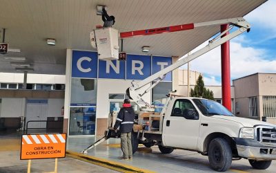 RECUPERACIÓN DE LA TERMINAL: SE COLOCAN POTENTES LUCES LED EN TODO EL PREDIO