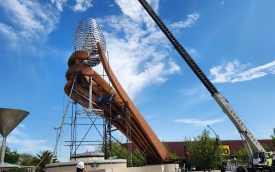 LA NUEVA COPA DE 15 METROS DE ALTURA YA ENGALANA EL INGRESO DEL ACCESO ESTE DE SAN RAFAEL