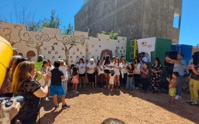 CONCIENTIZACIÓN DEL CÁNCER INFANTIL: SE PRESENTÓ EL MURAL “PAJARITOS VOLANDO” EN EL PARQUE DE LOS NIÑOS