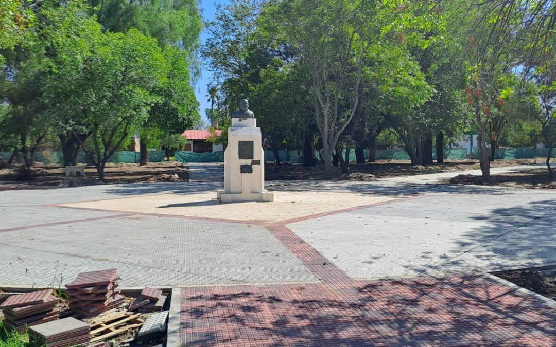 VILLA ATUEL: EL MUNICIPIO TRABAJA EN LA RENOVACIÓN DE LA PLAZA ARIZU Y EL PARQUE DE LOS NIÑOS