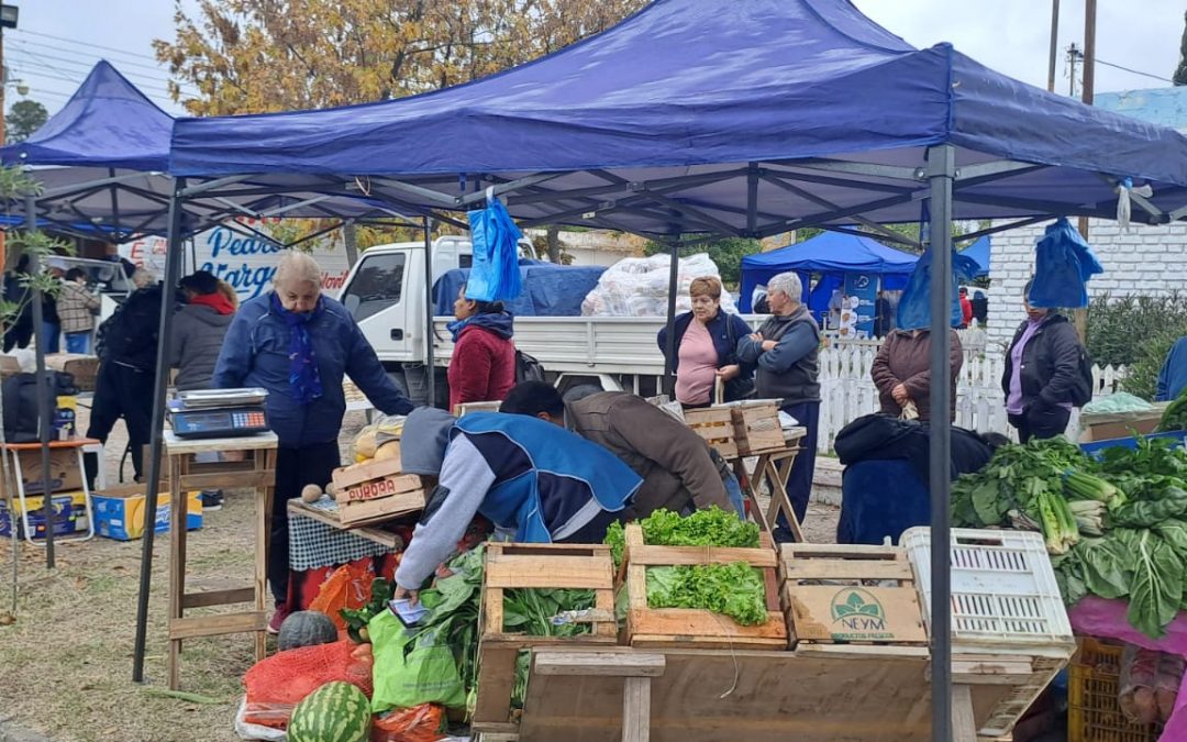 LA FERIA FRANCA SIGUE SUMANDO KILÓMETROS: AHORA VIAJA A LA LLAVE Y MONTE COMÁN