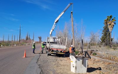 SE COLOCAN NUEVAS LUCES LED EN DOS IMPORTANTES ACCESOS A MONTE COMÁN
