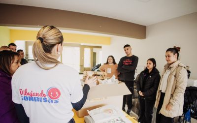 SOL INDIVERI ENTREGÓ JUGUETES, LIBROS Y COLORES A LA ASOCIACIÓN DE LUCHA CONTRA EL CÁNCER INFANTIL