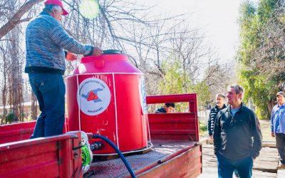 OMAR FÉLIX ENTREGÓ UN TANQUE PARA MANEJO DEL FUEGO, DIALOGÓ CON VECINOS Y VISITÓ INSTITUCIONES EN PUNTA DEL AGUA
