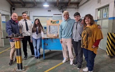 EL MUNICIPIO APOYA A LOS CHICOS DE LA ESCUELA MANUEL BELGRANO EN SU VIAJE A LA FINAL DE LA OLIMPIADA DE ROBÓTICA