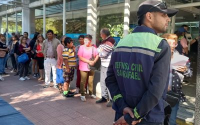 EQUIPOS MUNICIPALES COLABORAN CON LAS PERSONAS MAYORES QUE COBRAN SUS HABERES