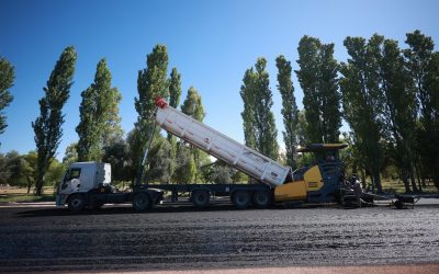 COMENZÓ A ASFALTARSE LA NUEVA TRAZA DEL CORREDOR DE AV. CHACABUCO