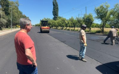 EL INTENDENTE OMAR FÉLIX SUPERVISA LA PAVIMENTACIÓN DEL NUEVO CORREDOR CHACABUCO
