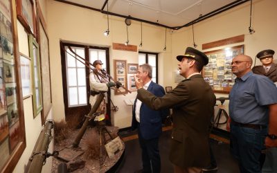 OMAR FÉLIX DESATÓ LAS CINTAS DEL RENOVADO MUSEO HISTÓRICO MILITAR