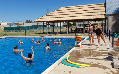INICIARON LAS COLONIAS MUNICIPALES PARA ADULTOS, INCLUSIVA Y LOS PROGRAMAS DE AQUAZUMBA Y NATACIÓN