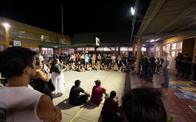 OMAR FÉLIX VISITÓ A LOS BAILARINES Y ACTORES EN LOS ENSAYOS PREVIOS A LA VENDIMIA DE SAN RAFAEL