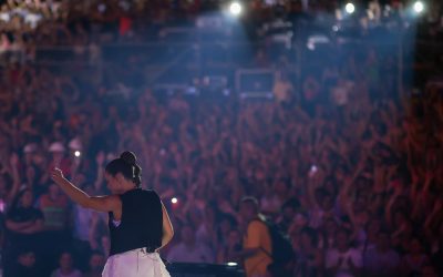 “LA SOLE” BRILLÓ EN LA REPETICIÓN DE LA VENDIMIA ANTE UN CHACHO SANTA CRUZ COLMADO
