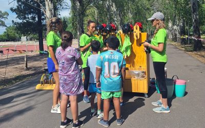 LOS CHICOS DE LAS COLONIAS APRENDEN Y DISFRUTAN EN LAS “BICI ESCUELAS”