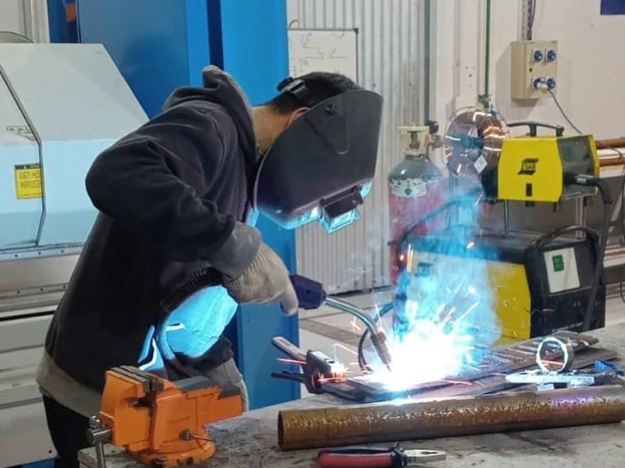 SE VIENE UN IMPORTANTE CURSO GRATUITO DE SOLDADOR Y TORNERO