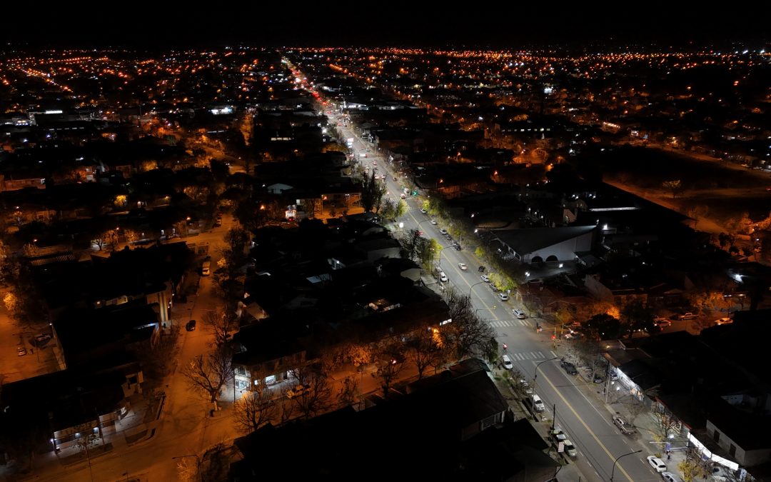 TODA LA TRAZA DE AVENIDA BALLOFFET QUEDÓ ILUMINADA CON LUCES LED